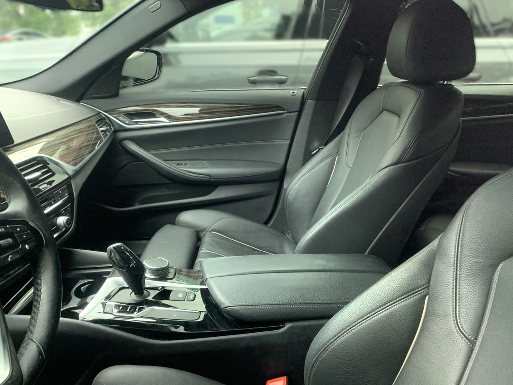 Thumbnail: 2019 BMW 5 Series - 5