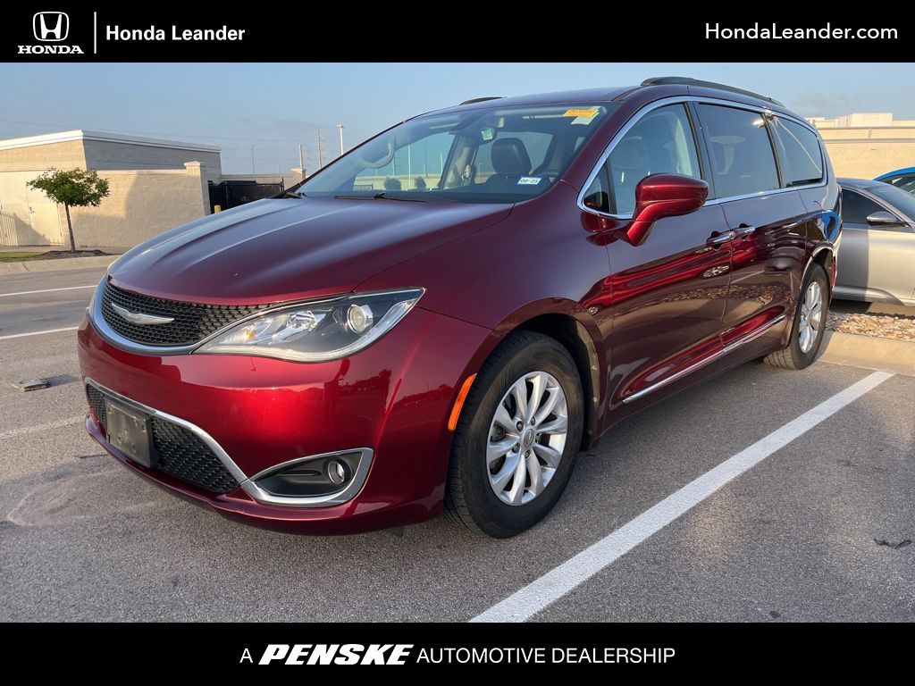 2017 Chrysler Pacifica Touring L -
                  Leander, TX