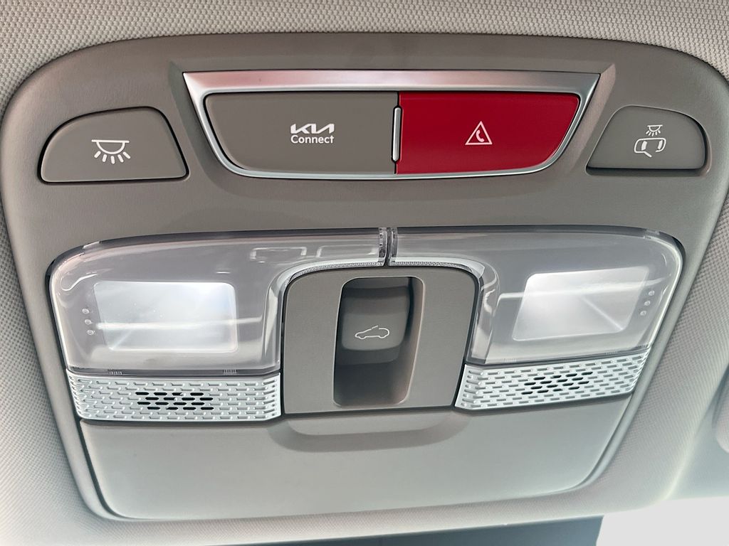 Used 2025 Green Kia S image 22