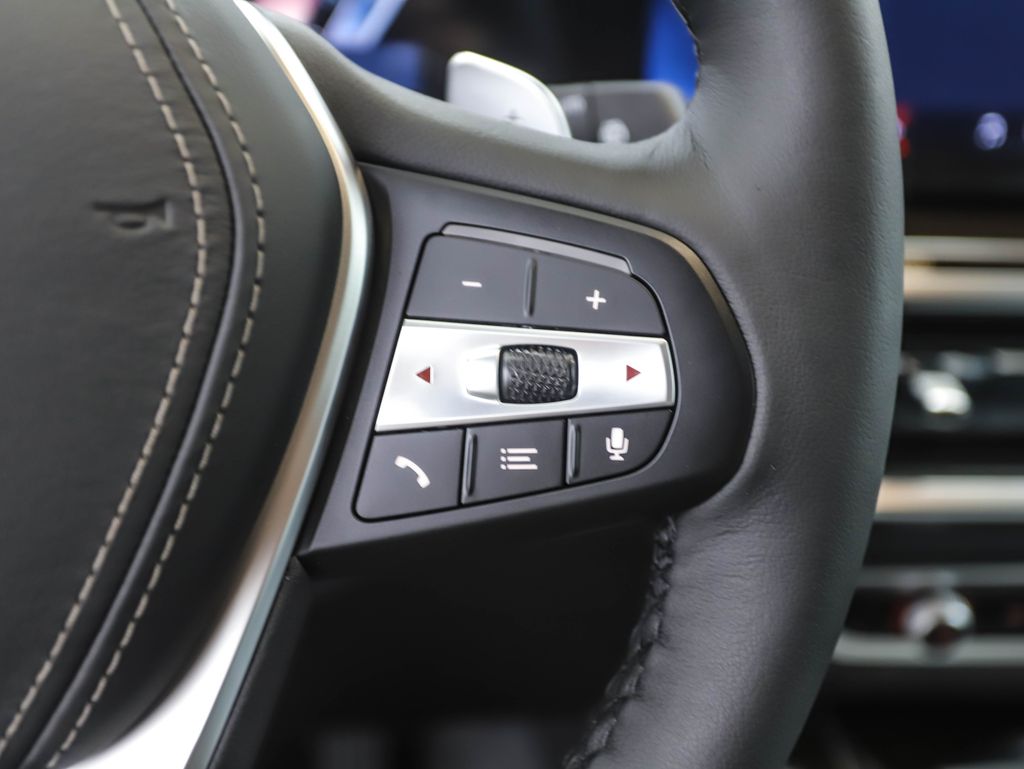 Thumbnail: 2026 BMW X5 - 13