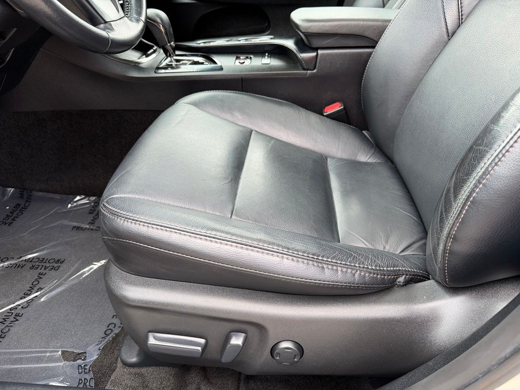 Used 2016 Toyota Avalon Sedan