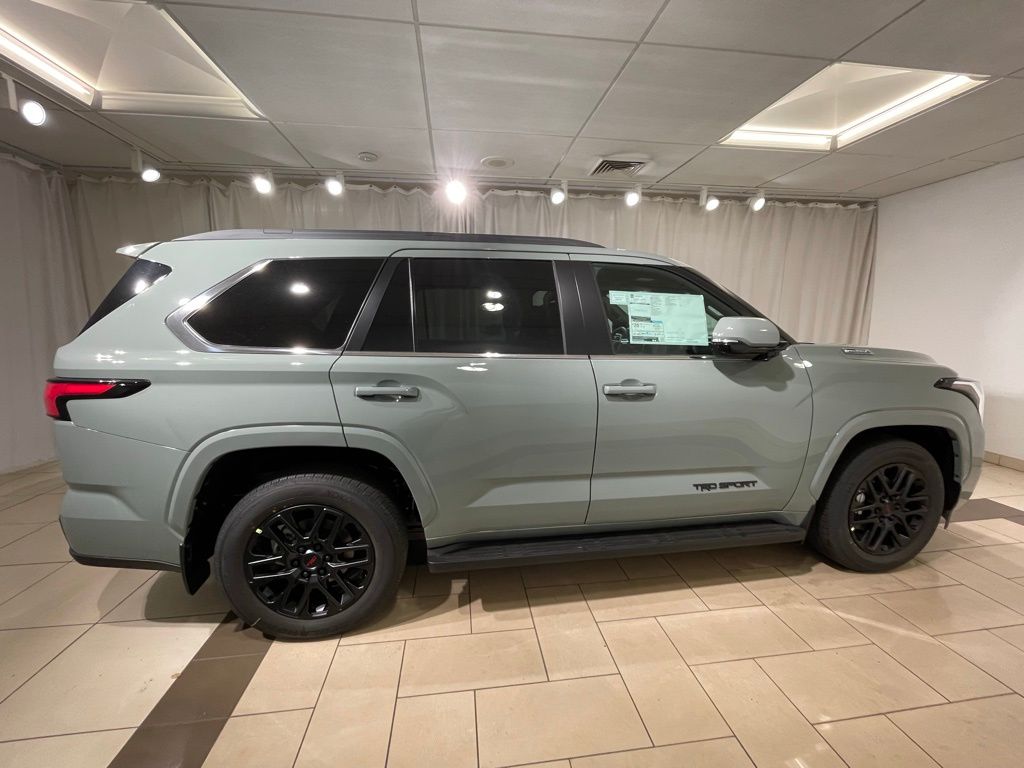 2025 Toyota Sequoia SR5 6