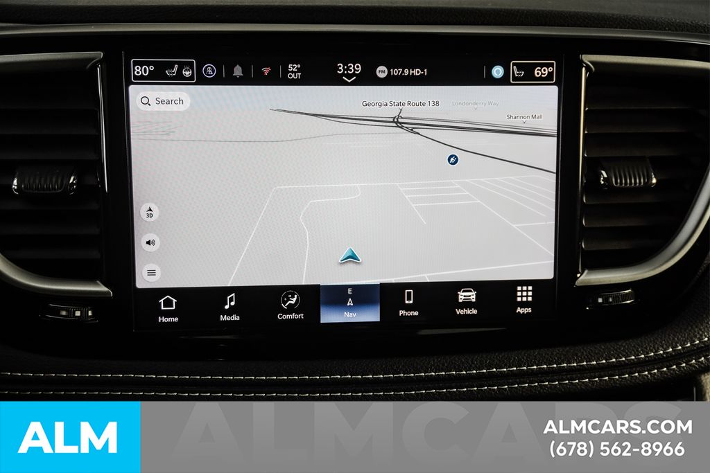 Used 2024 Black Chrysler Select image 34