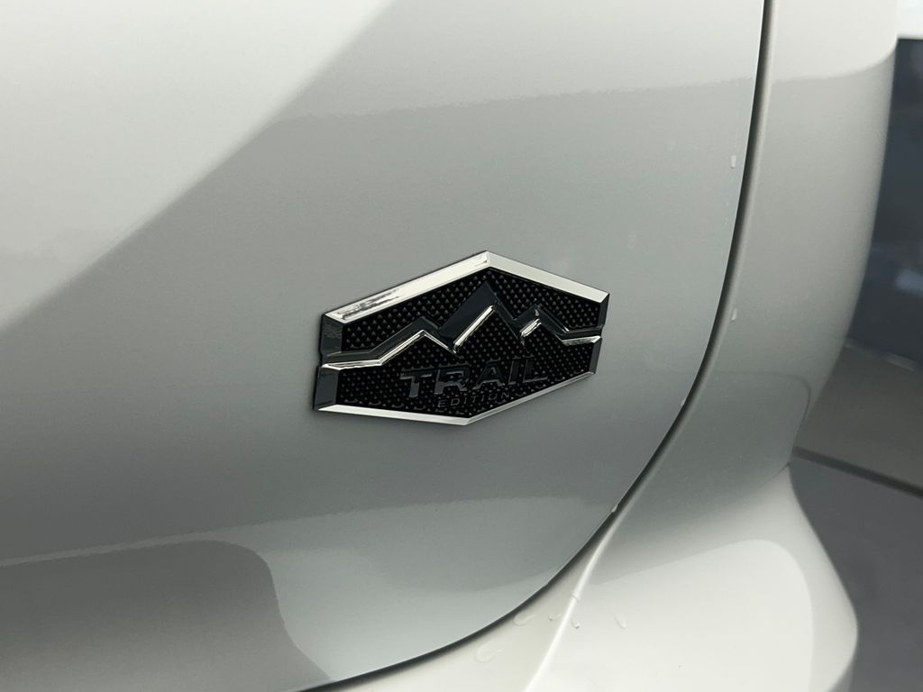 New 2026 White Mitsubishi Trail Edition image 40