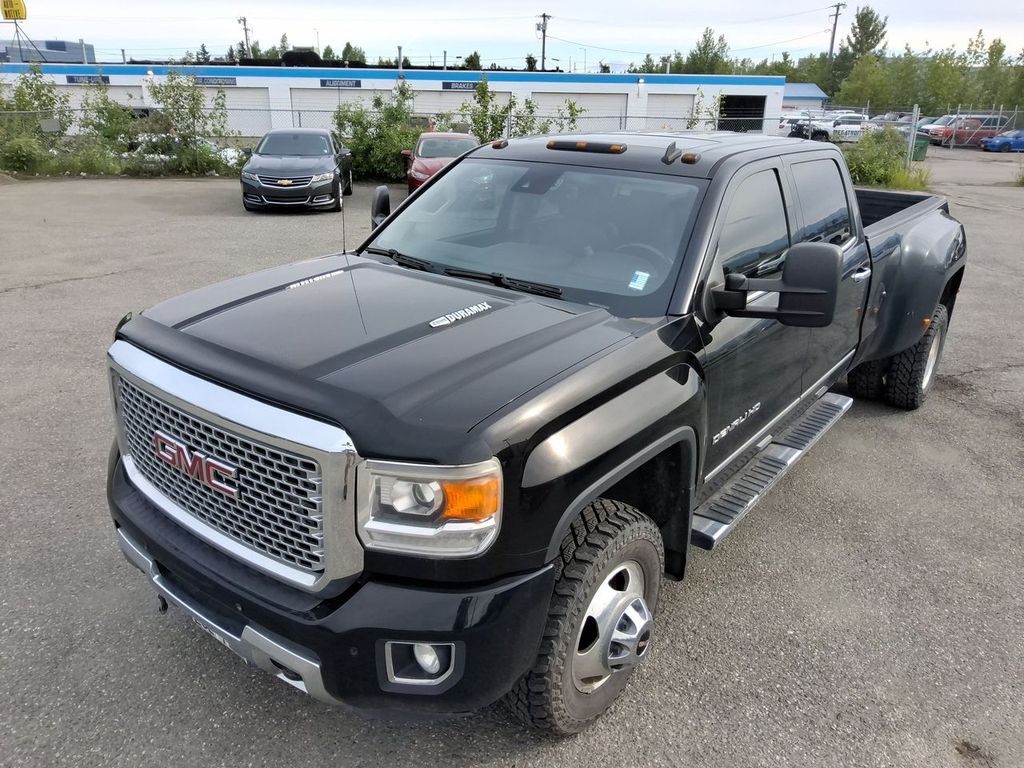 2015 GMC Sierra 3500HD Denali Crew Cab LB DRW 4WD