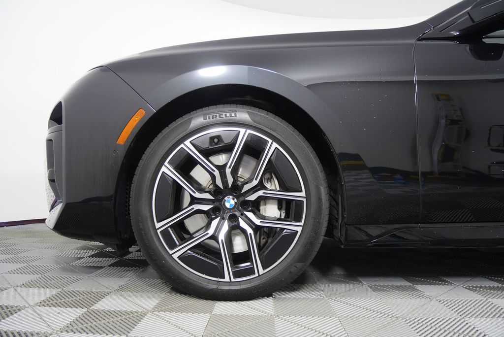 Thumbnail: 2024 BMW 7 Series - 7