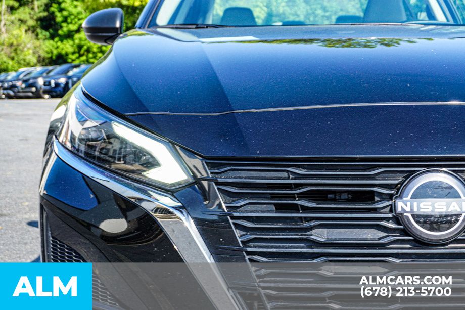 Used 2025 Black Nissan 2.5 SV image 11