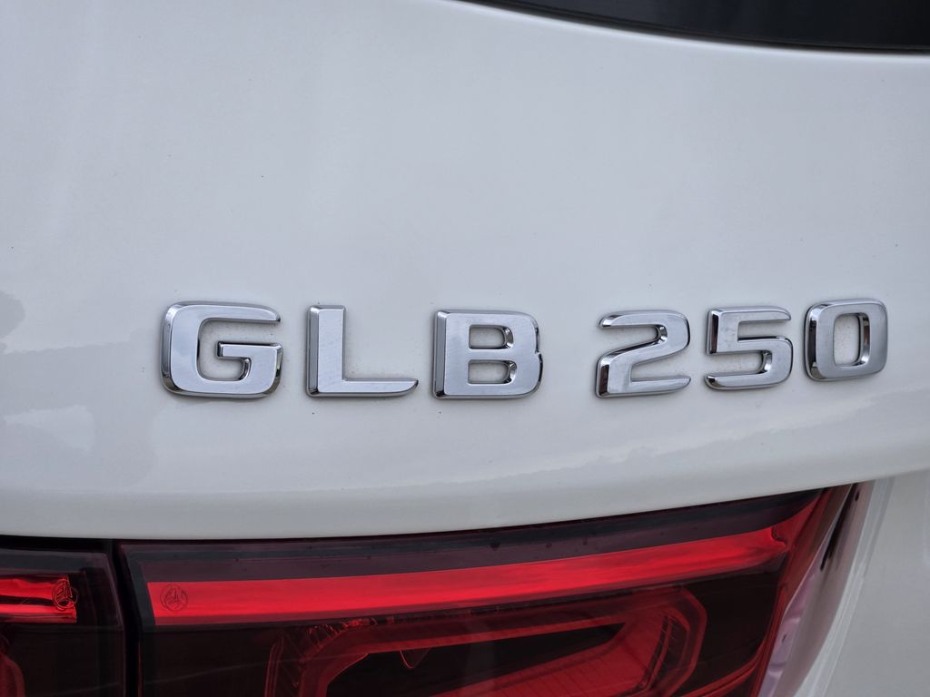 2023 Mercedes-Benz GLB GLB 250 - 8