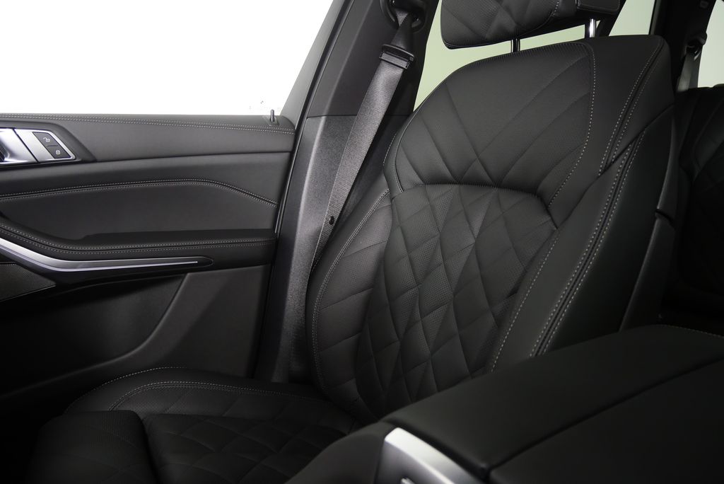 Thumbnail: 2026 BMW X5 - 26