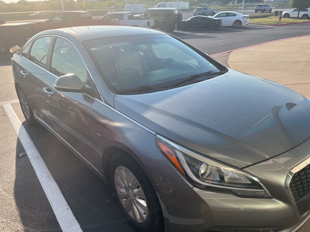 Thumbnail: 2017 Hyundai Sonata - 3