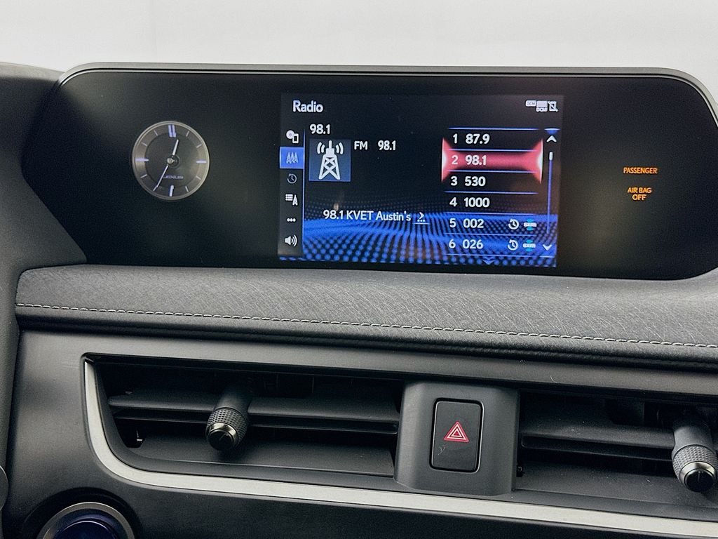 Thumbnail: 2021 Lexus UX - 15