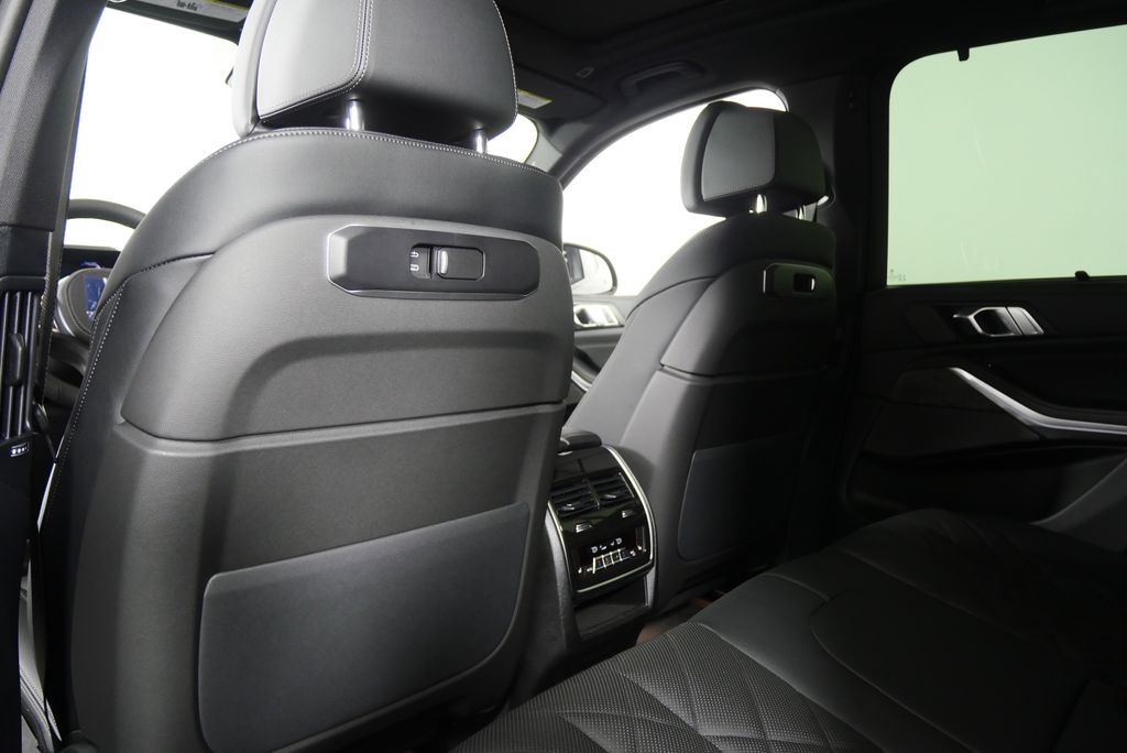 Thumbnail: 2026 BMW X5 - 16