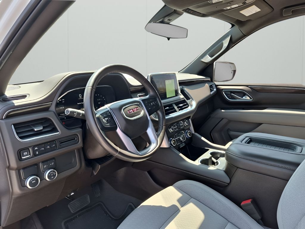 Used 2022 White GMC SLE image 29