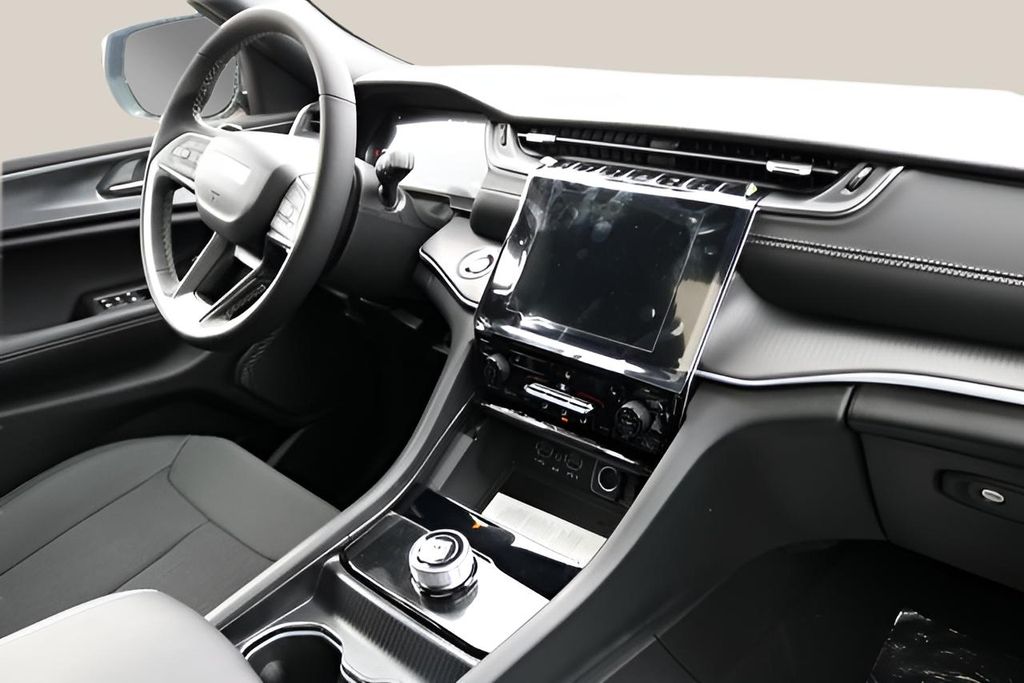 New Car 2025 Jeep Grand Cherokee L  Laredo For Sale Under $35,000 In Austin, Texas