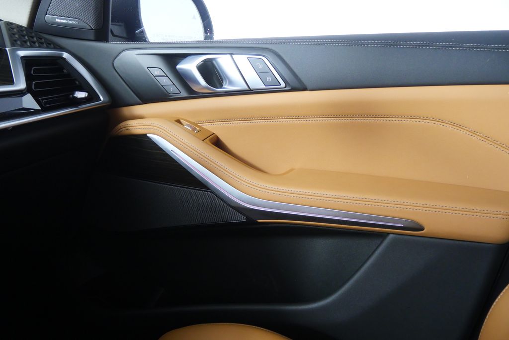 Thumbnail: 2024 BMW X7 - 29