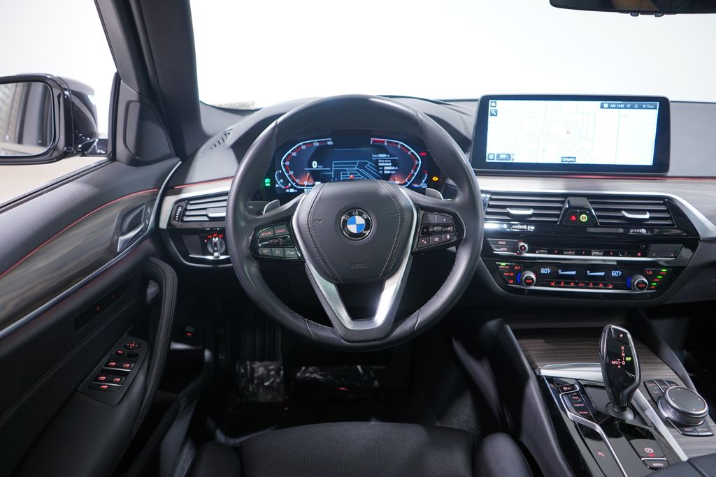 Thumbnail: 2022 BMW 5 Series - 11