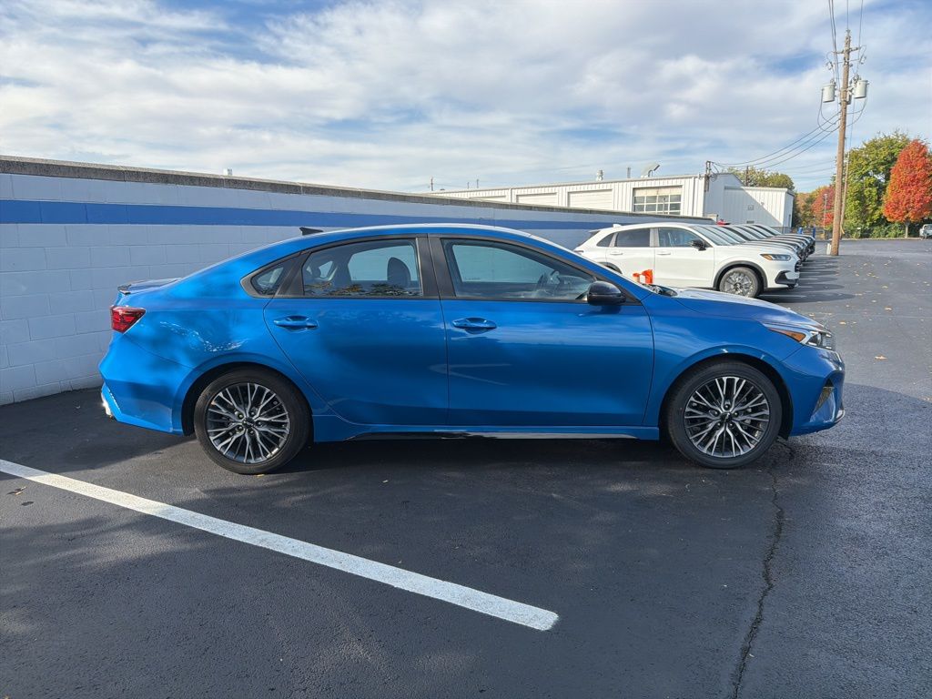 Thumbnail: 2023 Kia Forte - 6