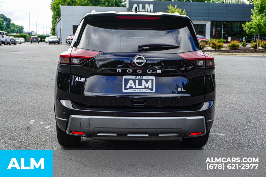 Used 2026 Black Nissan SL image 11