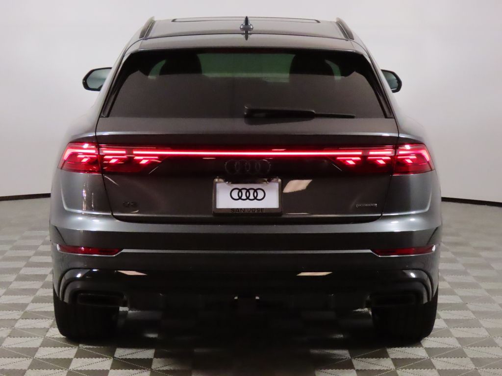 Thumbnail: 2026 Audi Q8 - 4