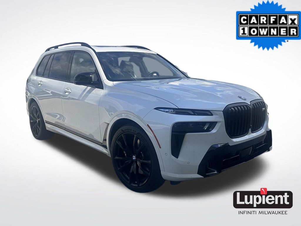 2025 BMW X7 M60i AWD