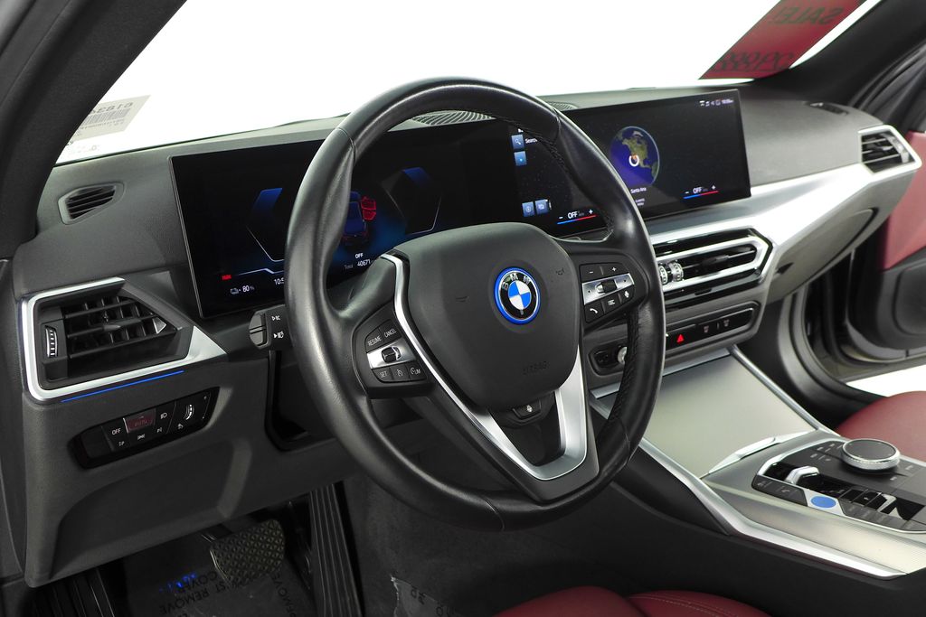 Thumbnail: 2023 BMW i4 - 31