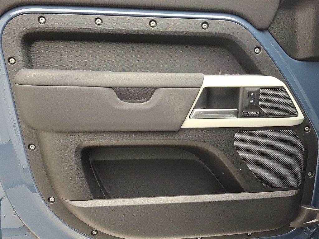 Thumbnail: 2023 Land Rover Defender - 13