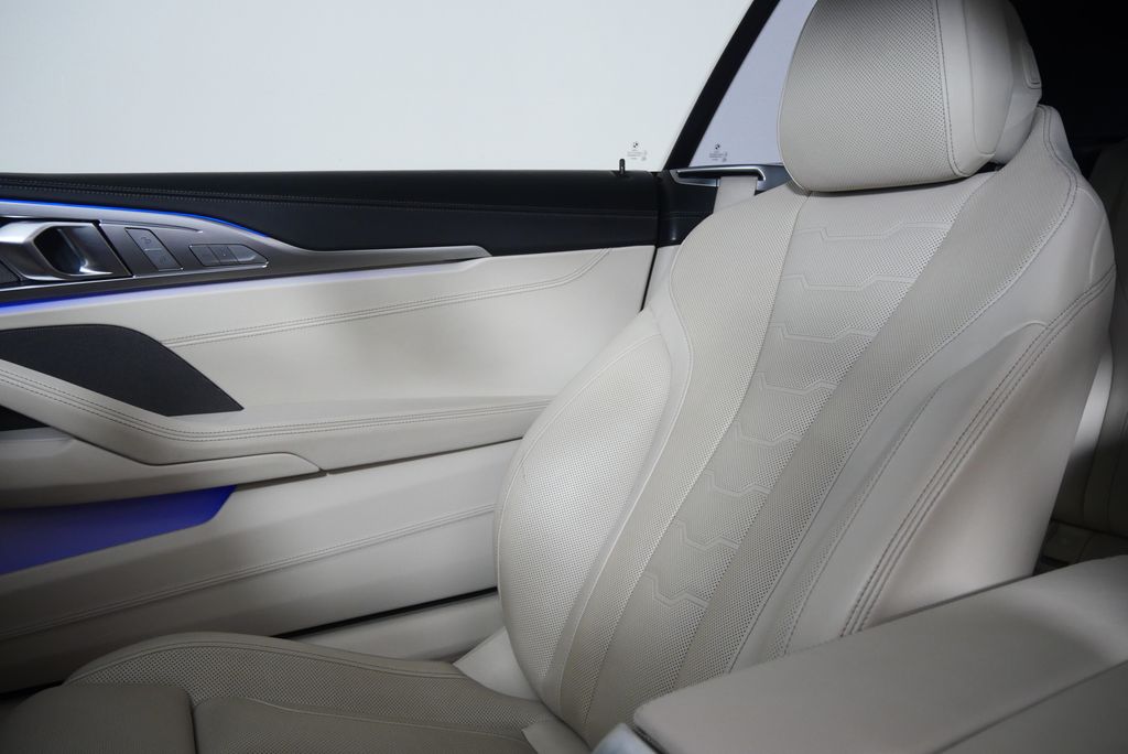 Thumbnail: 2023 BMW 8 Series - 23
