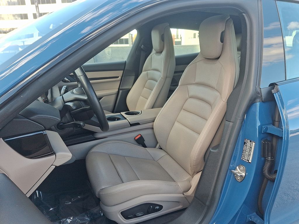 Thumbnail: 2021 Porsche Taycan - 15