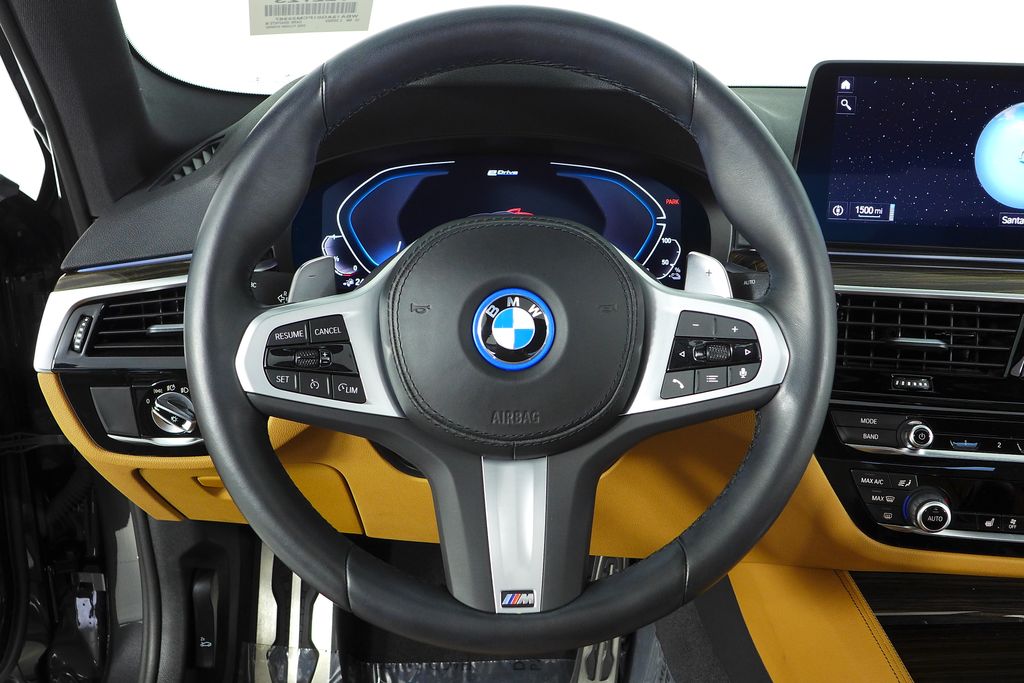 Thumbnail: 2023 BMW 5 Series - 26