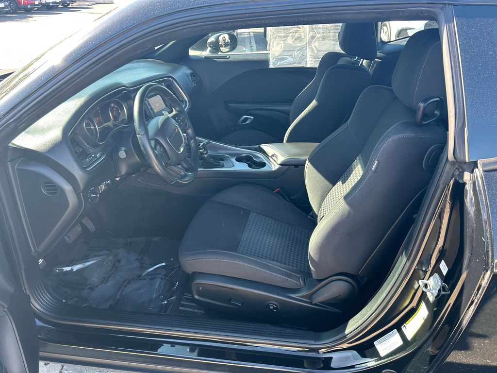 2017 Dodge Challenger R/T 9