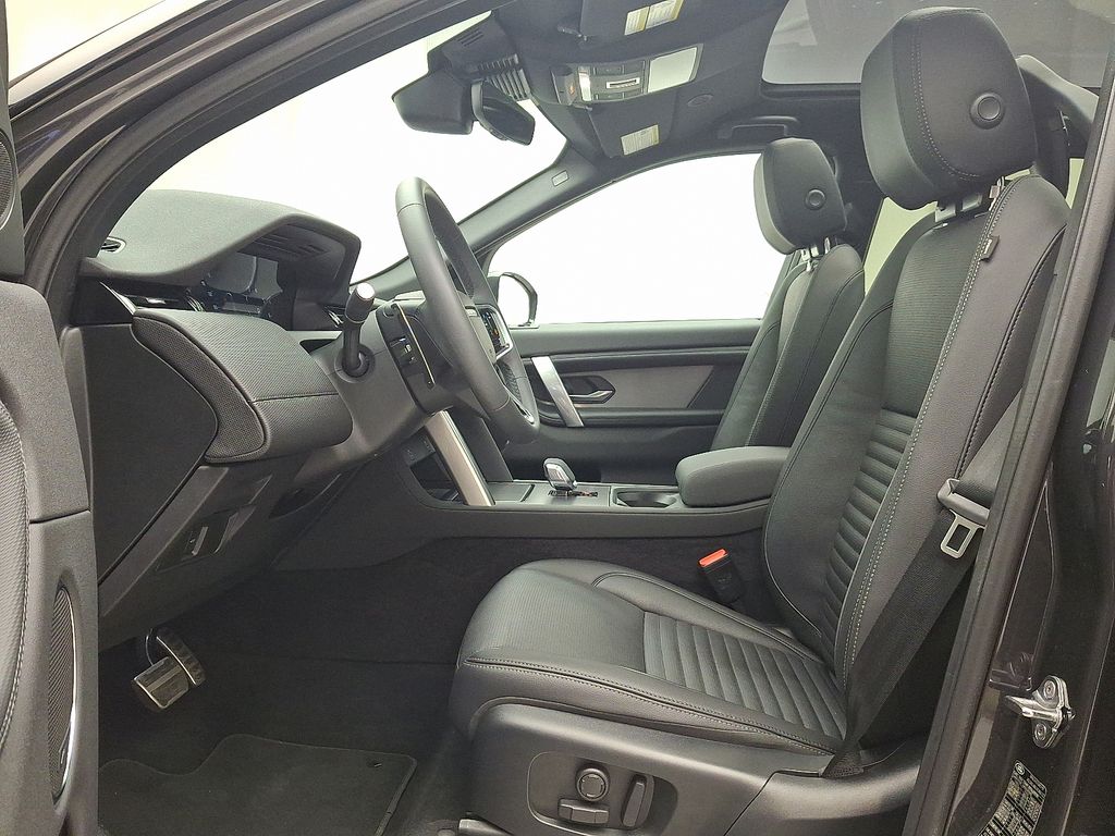Thumbnail: 2025 Land Rover Discovery Sport - 14