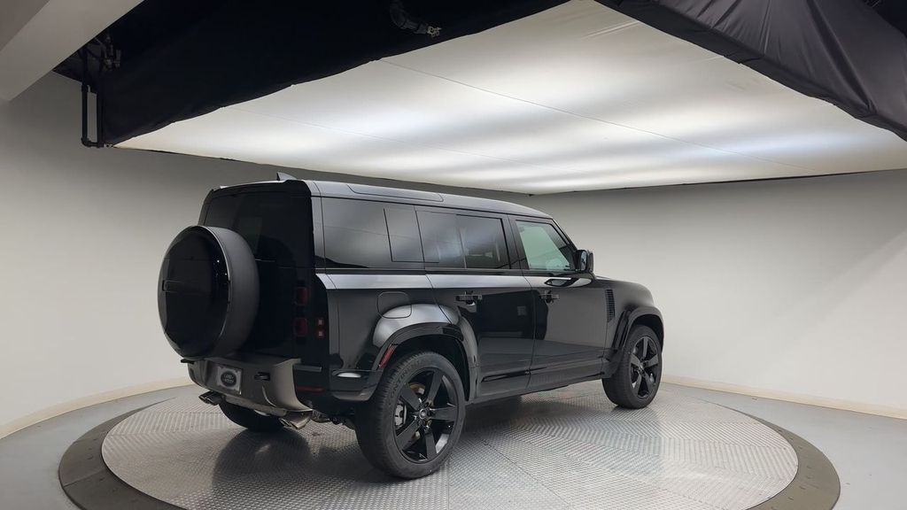 Thumbnail: 2025 Land Rover Defender - 8