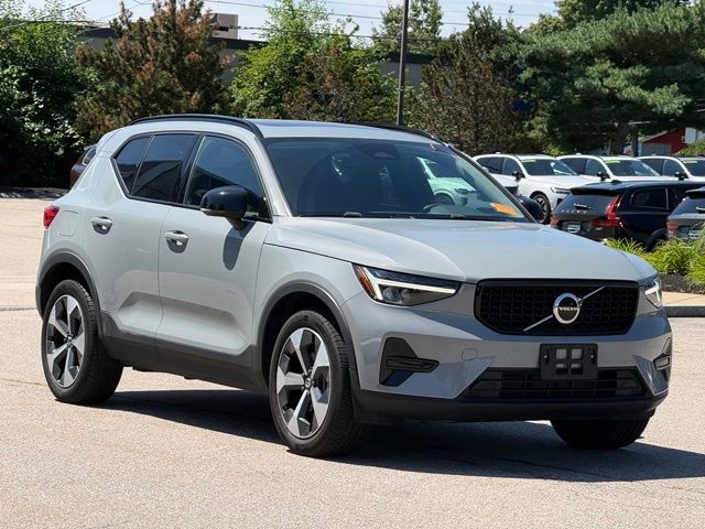 2024 Volvo XC40
