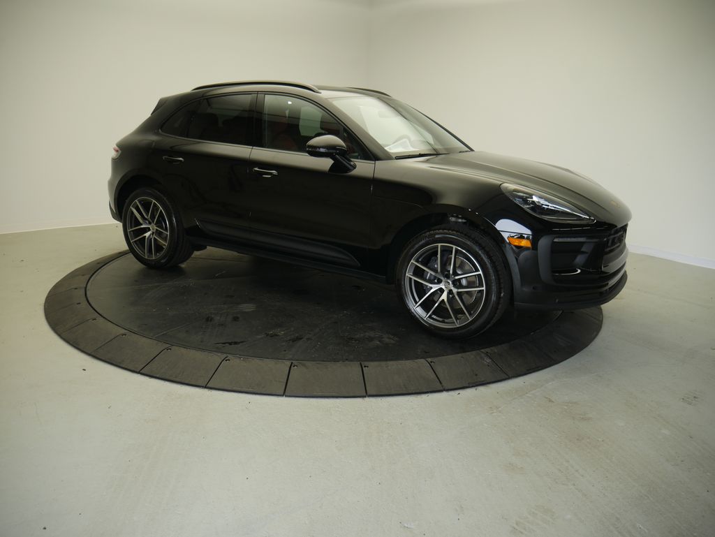 Thumbnail: 2026 Porsche Macan - 9