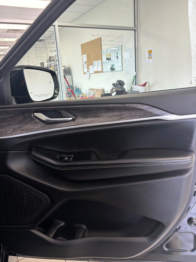 Used 2023 Jeep Grand Cherokee SUV