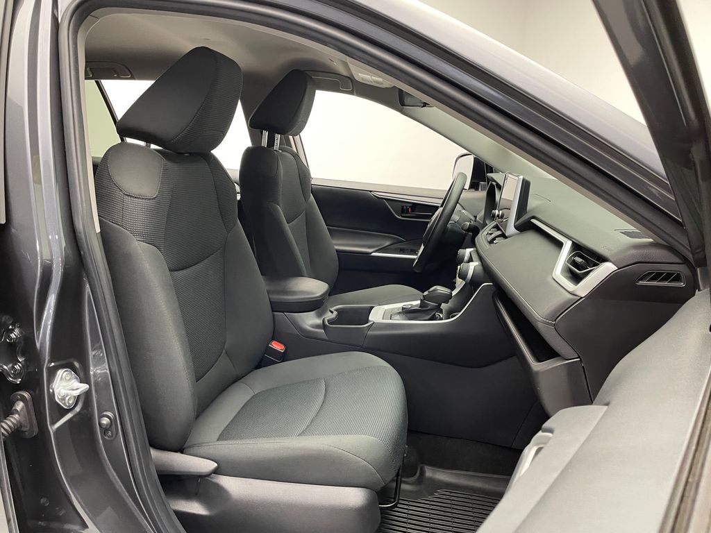 2023 Toyota RAV4 LE 17