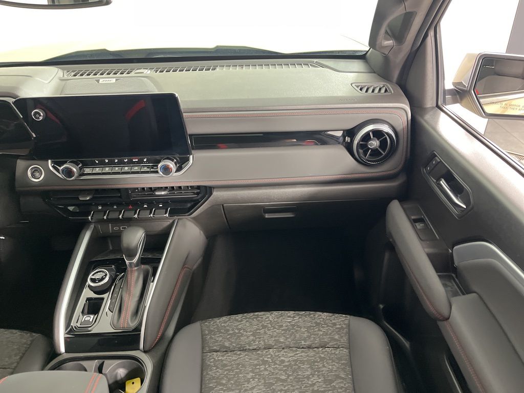 Thumbnail: 2024 Chevrolet Colorado - 15