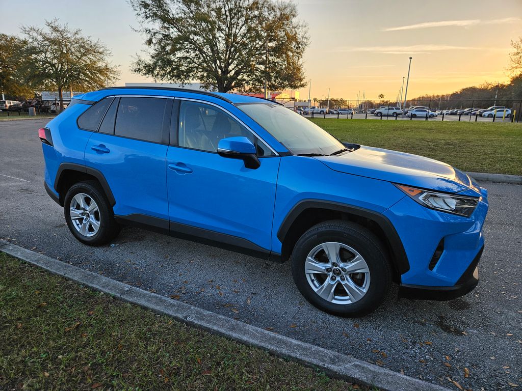 2021 Toyota RAV4 XLE 7