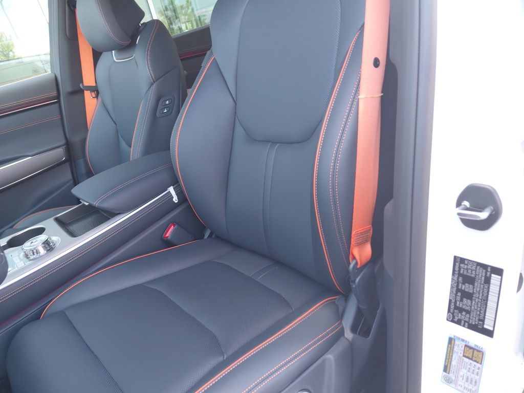 Thumbnail: 2026 Genesis GV70 - 18