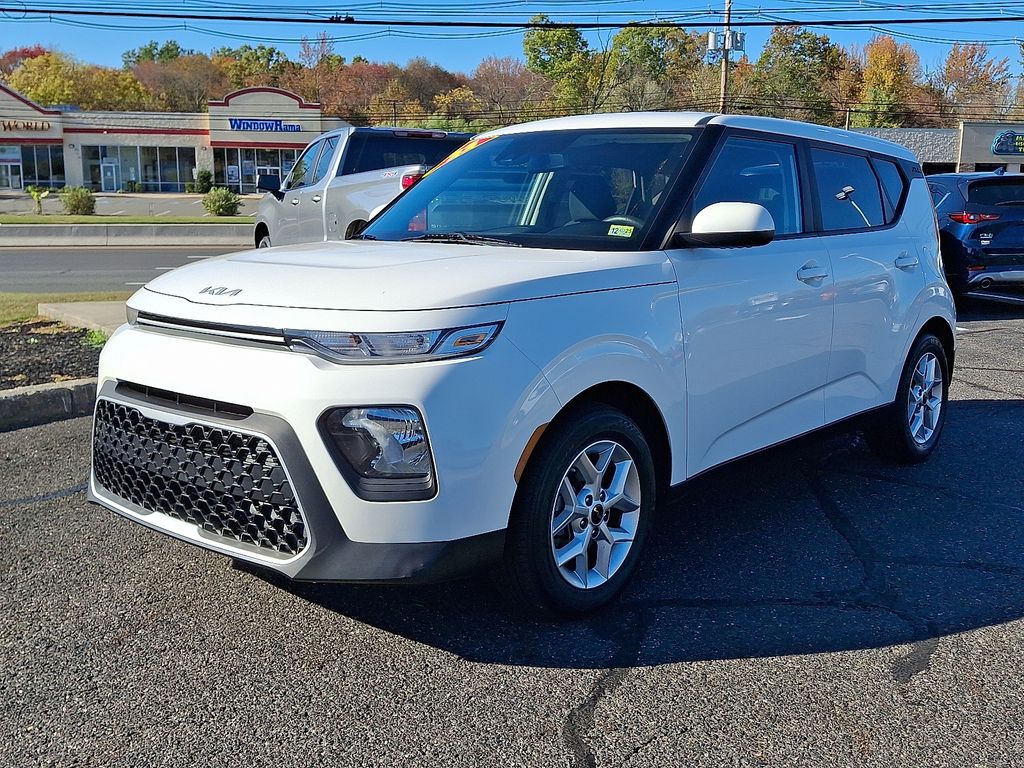 used 2022 Kia Soul car, priced at $14,123
