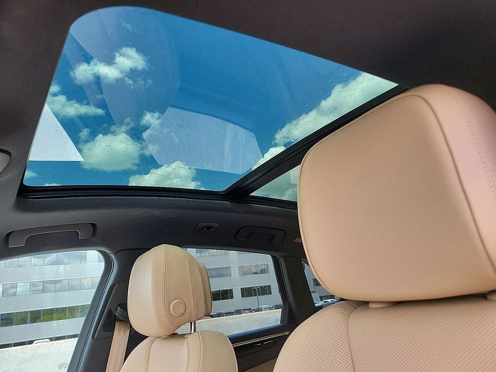2023 Porsche Macan  14