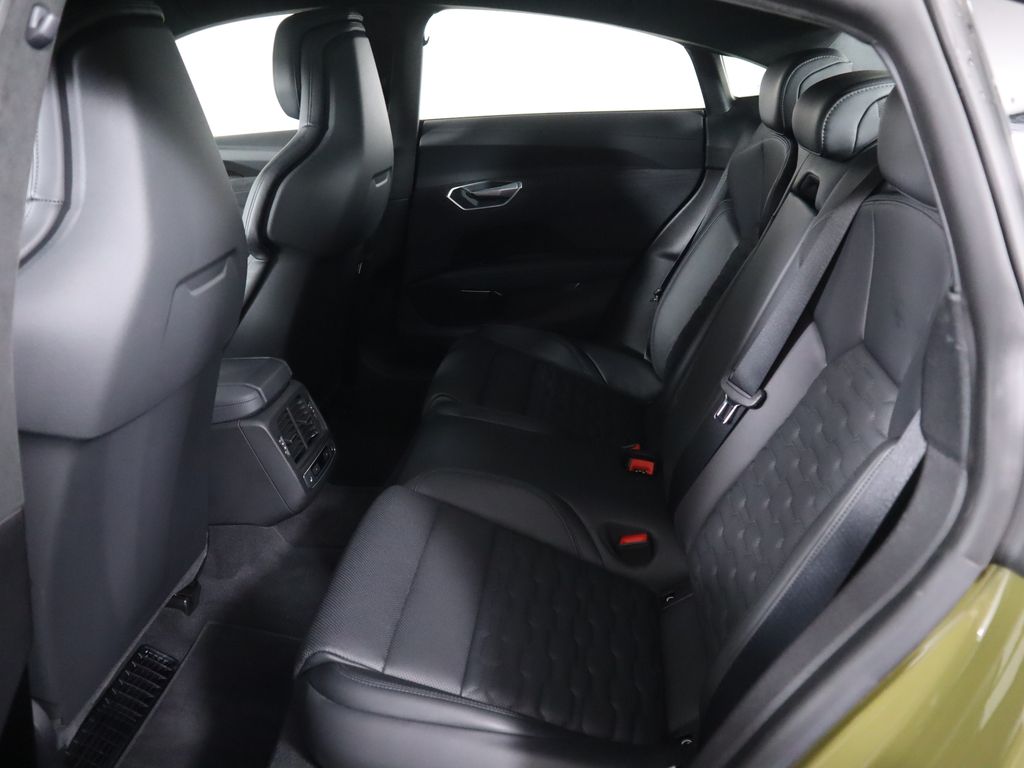 Thumbnail: 2022 Audi RS e-tron GT - 22