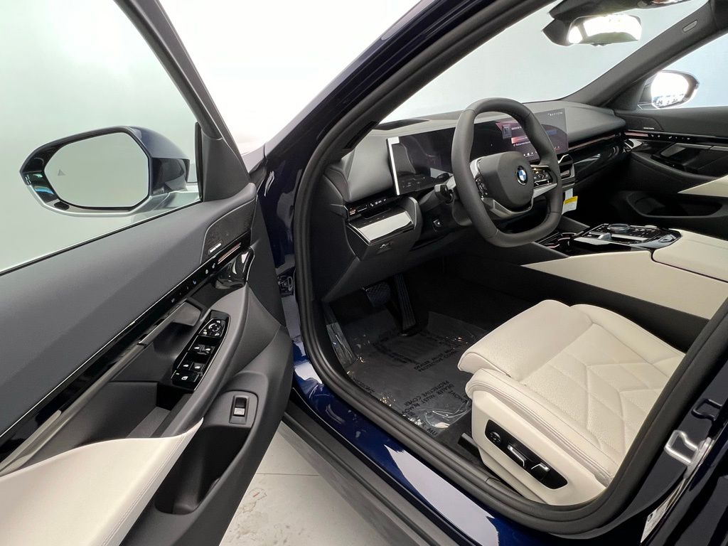 Thumbnail: 2026 BMW 5 Series - 21