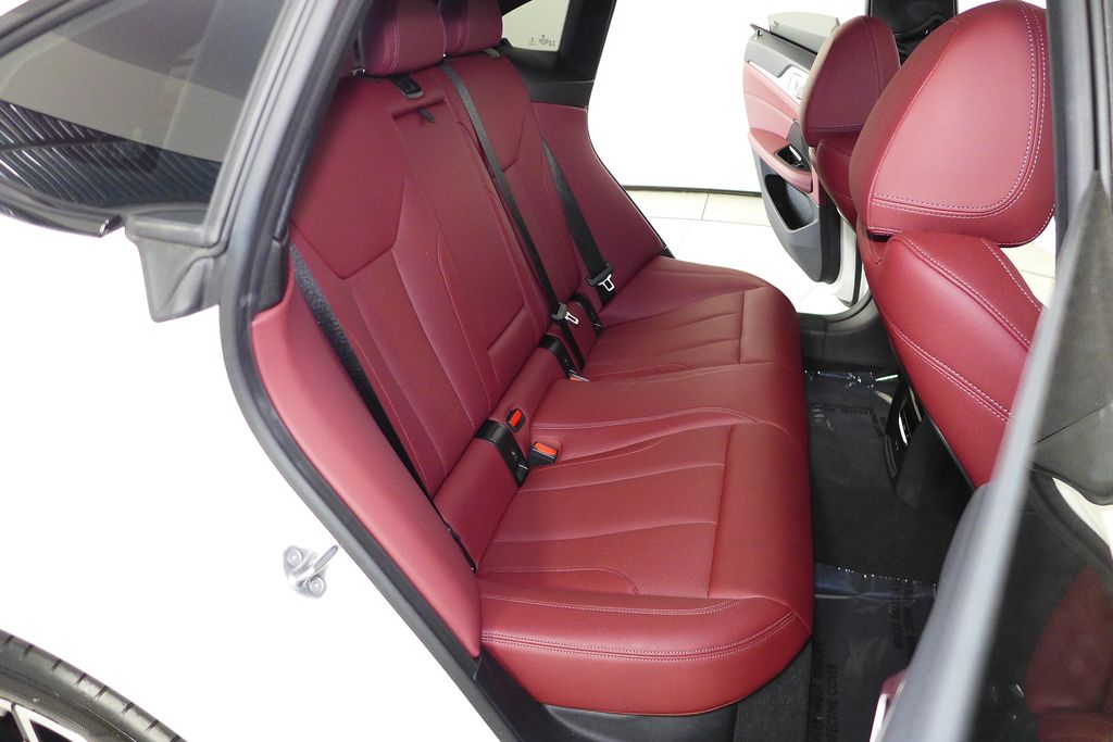 Thumbnail: 2023 BMW i4 - 20