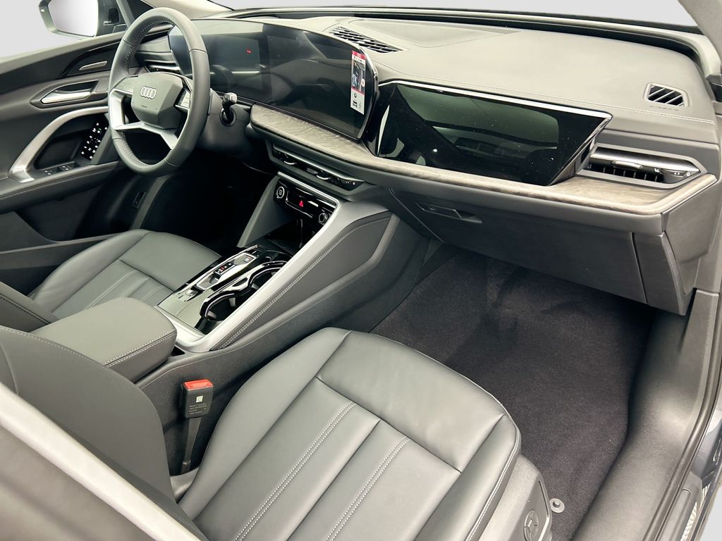 Thumbnail: 2025 Audi Q5 - 16