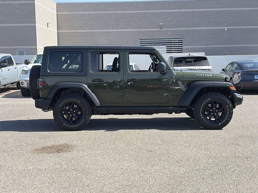 View vehicle photo 6