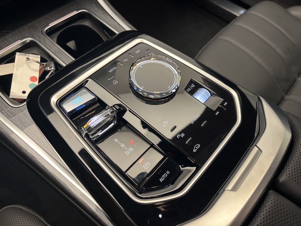 Thumbnail: 2024 BMW i7 - 20