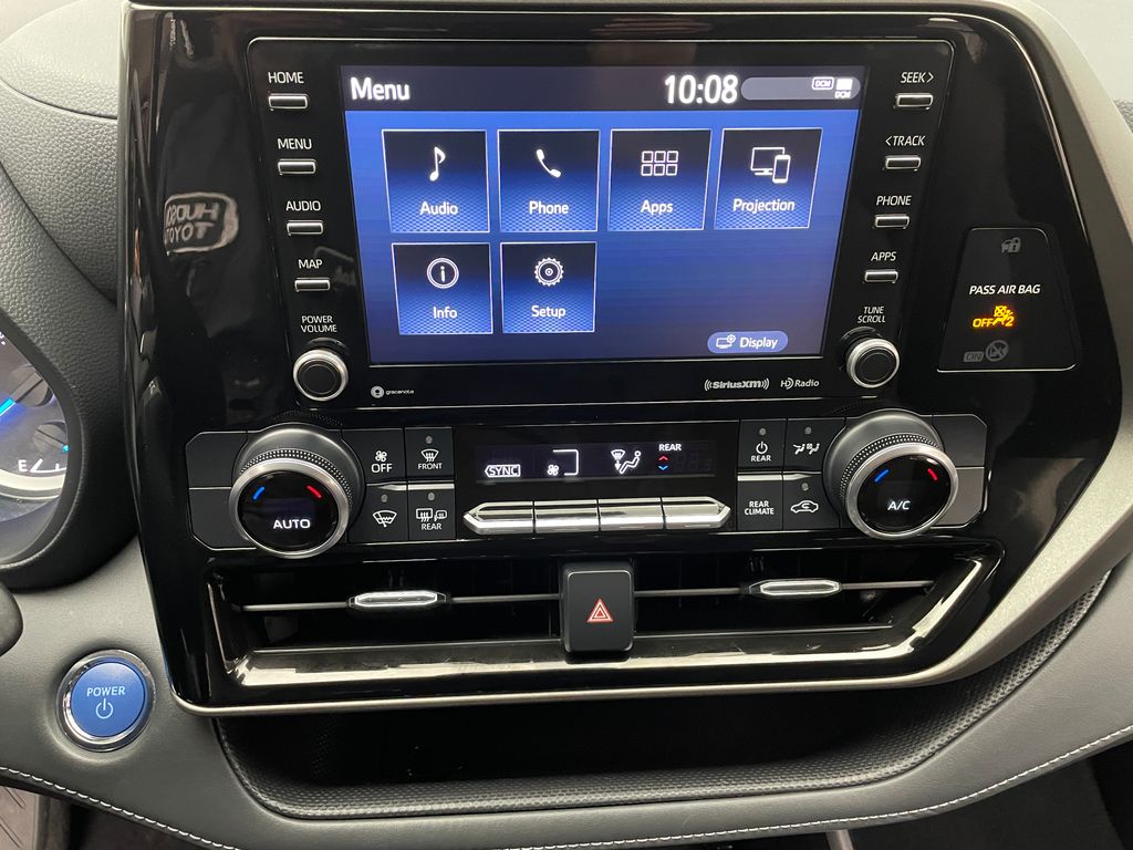 Thumbnail: 2022 Toyota Highlander - 25