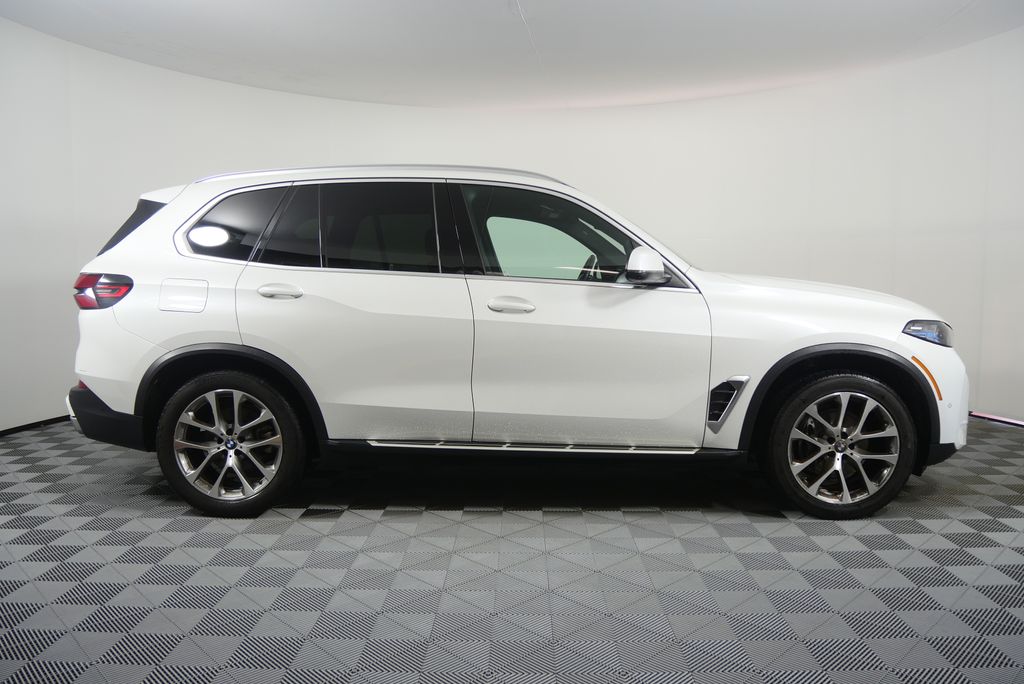 Thumbnail: 2024 BMW X5 - 2