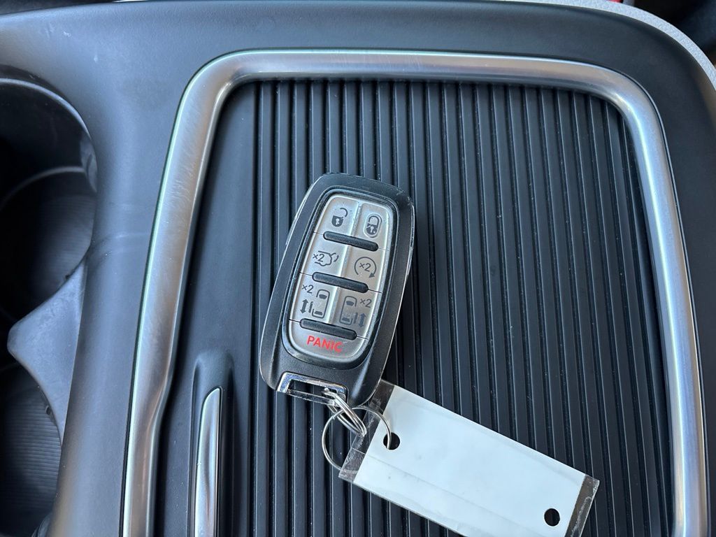 Used 2022 Chrysler Pacifica Van